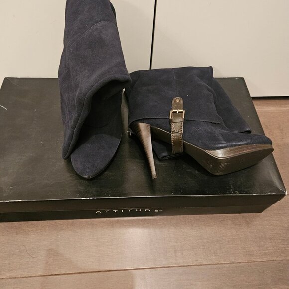 Shoes - Picture 2 of 2